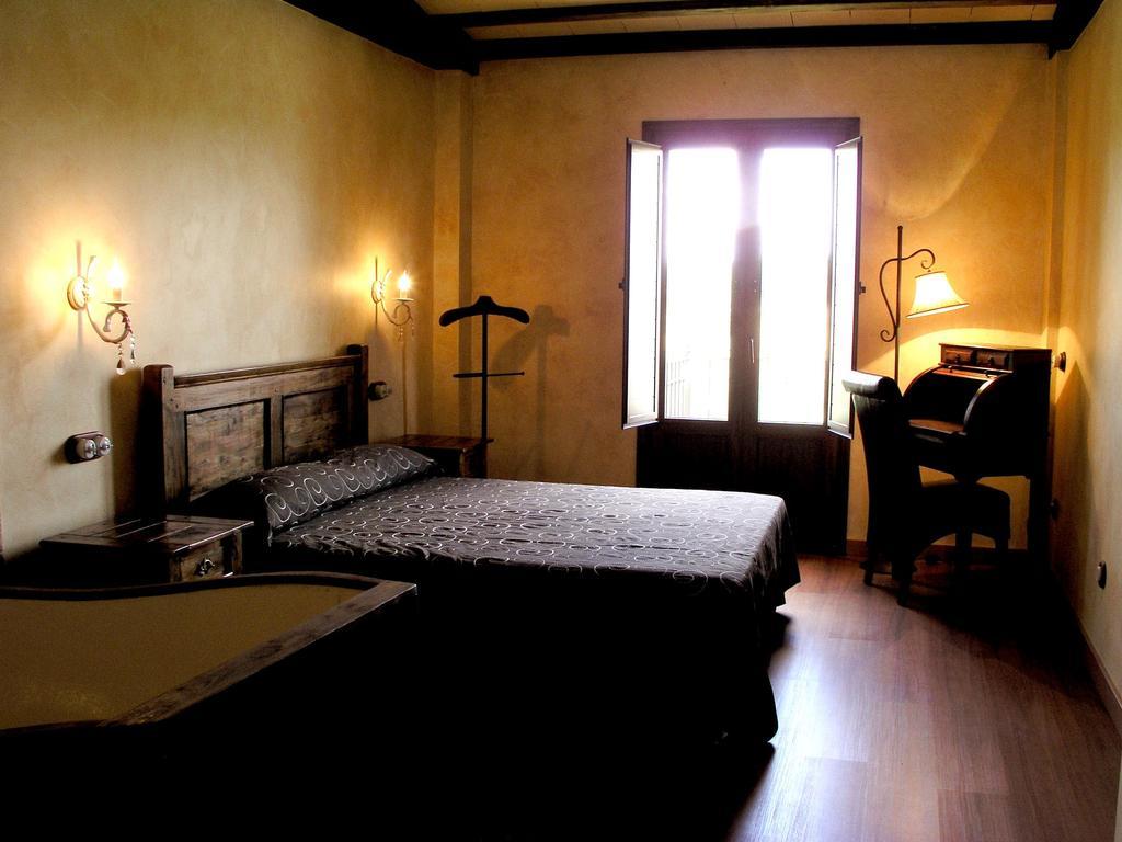 Hotel Rural Y Spa Kinedomus Bienestar Fresnillo de Las Duenas Room photo